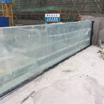 Installatie van acryl zwembaden